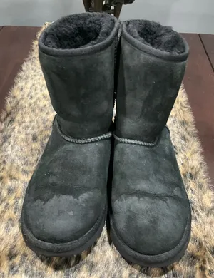 UGG‎ BLACK LEATHER BOOTS thumbnail 1