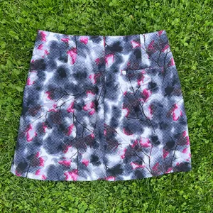 Lady Hagen Golf Tennis Skort Black White Fuchsia Pink Floral Pattern NWOT thumbnail 2