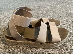 Cushionaire Sandals thumbnail 1