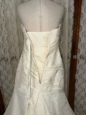 Stunning New Mori Lee Strapless Taffeta Wedding Gown thumbnail 6