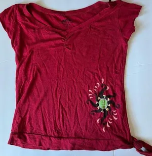 Earth bamboo/cotton blend women’s tee. Size M thumbnail 1