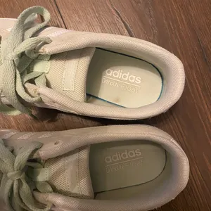 💜 Adidas Gazelle Sneakers Tennis Shoes in Seafoam Mint Green thumbnail 6