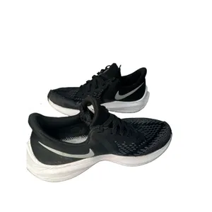 Nike Air Zoom Winflo 6 Women’s Size 8 Black White Running Shoes AQ8228-003 thumbnail 2