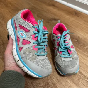 Skechers | Women's Flex Sole Grey Pink Blue Athletic Running Shoes, Size 6.5‎ thumbnail 1