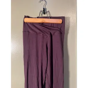 OFFLINE By Aerie Womens Size Medium Real Me High Waisted Crossover Legging Berry thumbnail 4