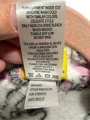 Peanuts Snoopy Holiday Fleece Robe Pink Winter Snoopy Sleepwear 1X NWT thumbnail 12