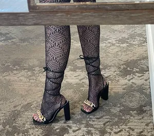 Lace thumbnail 3
