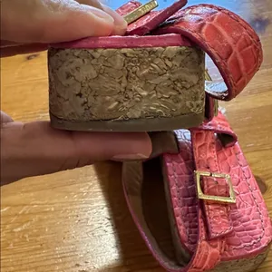 Tory Burch Pink and Brown Croc-Embossed sándals thumbnail 12