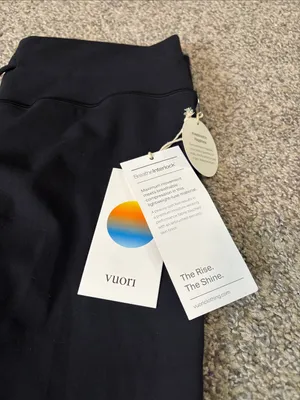 Vuori Daily Wide Leg Pant size large NWT thumbnail 2