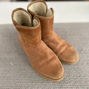 UGG Kristin Wedge Boot Bootie in Chesnut Tan Brown Size 8.5 thumbnail 7