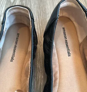 Amazon essentials women’s black ballet flats dress shoes casual size 7 EUC thumbnail 2