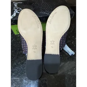 Sam Edelman Theodora Flats in a navy blue and pink geometric print‎ Size 9.5 thumbnail 7
