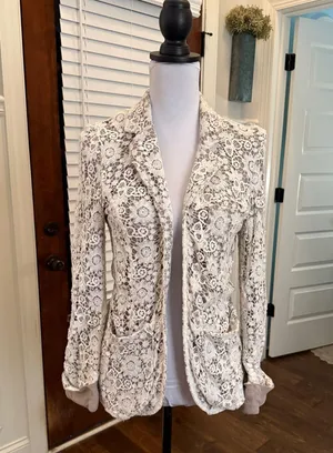 Comme Toi EUC Unique Anthropologie Elegant Lace Women's Jacket with Pockets thumbnail 1