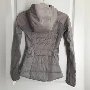Lululemon Down For It All Jacket Size 0 Gray Hooded Full Zip Puffer thumbnail 3