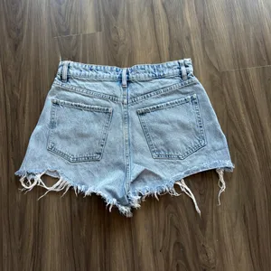 ZARA Denim Shorts thumbnail 3