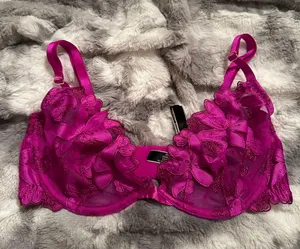 victoria’s secret bra thumbnail 1