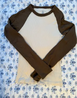 Brandy Melville Long Sleeve thumbnail 1