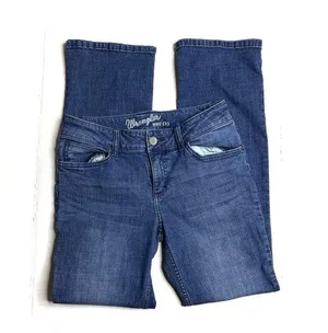 Wrangler Mediumwash Mid Rise Bootcut Jeans thumbnail 1