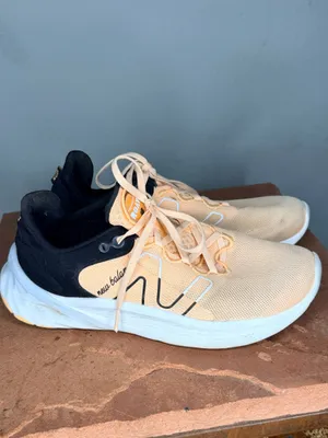 New Balance Roav Athletic Shoes thumbnail 3