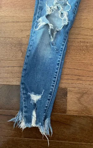 Lulus NWOT Cello light wash distressed skinny ripped jeans thumbnail 2