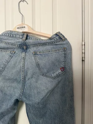 Djerf Avenue Relaxed Jeans in Blue thumbnail 5
