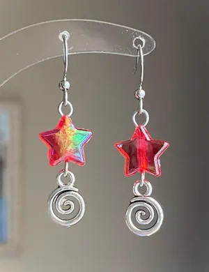 Handmade star & swirl dangle earrings⭐️❤️ thumbnail 1