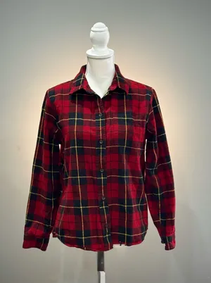 Red L.L. Bean Relaxed Fit Flannel Button Down Size SP EUC thumbnail 1
