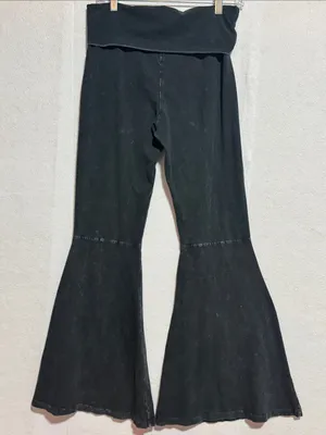 Chatoyant Black Fold-Over Waist Fit and Flare Yoga Pants thumbnail 4