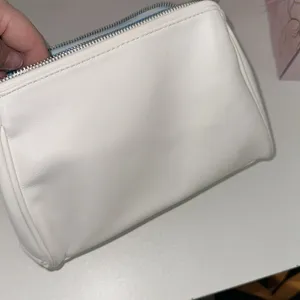 Makeup Bag thumbnail 4