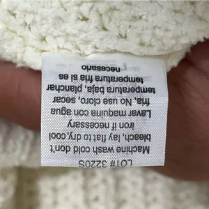Women’s Warm & Cozy‎ Lifestyle Sweater Soft Lightweight Chunky Size Large V Neck thumbnail 8