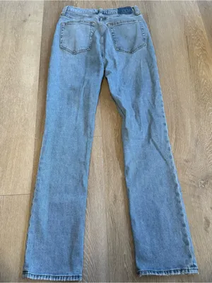 Abercrombie & Fitch 90’s Slim Straight Ultra High Rise Light Blue Jeans thumbnail 5