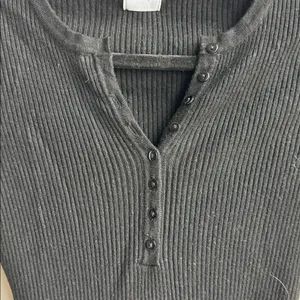 Princess Polly Black Ribbed Knit Crop Top Size 2 thumbnail 2
