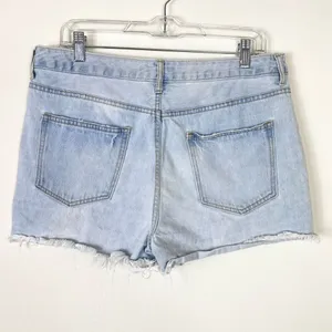 Forever 21 Light Wash Distressed Denim Raw Hem High Rise Jean Shorts Size 31 thumbnail 2