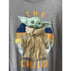 Star Wars The Child Mandalorian Graphic Tee Womens Size S Gray Long Sleeve Tee thumbnail 2