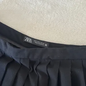Zara pleated  Black Skorts thumbnail 2