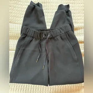lululemon athletica On The Fly Black Joggers thumbnail 4