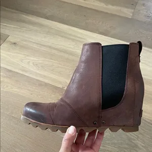 Sorel Lea Wedge Ankle Boots In Redwood/Black Women’s Size 10 thumbnail 11