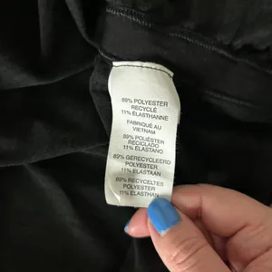 Vuori Long Sleeve Halo Ruched Performance Tee Black Heather Size Medium VW1173 thumbnail 6