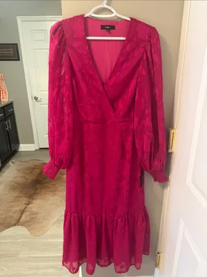 $99 NWT Lulus Essential Grace Magenta Chiffon Embroidered Midi Dress M thumbnail 2