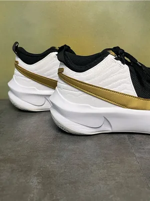 Nike Team Hustle D 10 GS Black Metallic Gold White Women's Sneakers Size 7-7.5 thumbnail 10