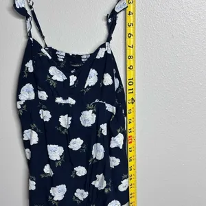 Abercrombie &‎ Fitch Women Casual Preppy Navy Blue Floral top Blouse size Small thumbnail 7