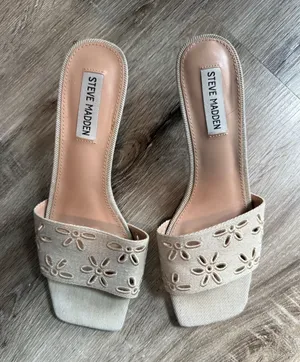 Steve Madden Cloth Floral Kitten Heels thumbnail 1