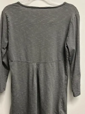 Toad&Co Tamaya Dos Gray and White Striped V-Neck Long Sleeve Organic cotton Top thumbnail 2