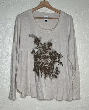 Cabi Women's Cream Airbrush Floral Crewneck Long Sleeve Relaxed Tee Size Large‎ thumbnail 1