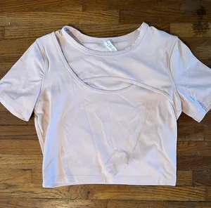 Lululemon Workout Top thumbnail 1