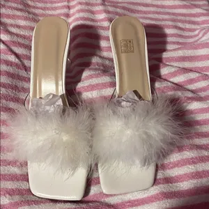 SheIn Elegant White Feathered Women's Heels Size 39 New thumbnail 4