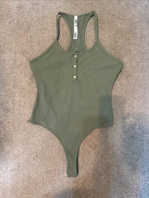 Victoria’s Secret Sport Green Ribbed Henley Racerback Thong Bodysuit Size S thumbnail 2