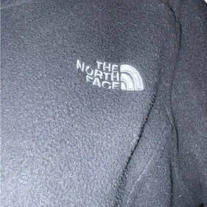 The North Face Women’s Black 1/4 Zip Mock Neck Fleece Pullover Shirt Jacket L thumbnail 2