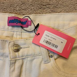 Edikted Low Rise Flare Cream Jeans thumbnail 2