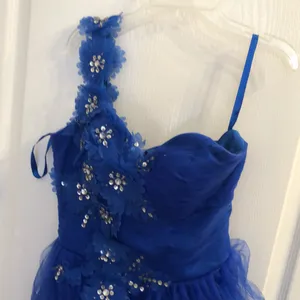 Royal Blue Floral One-Shoulder Homecoming Formal Dress thumbnail 2